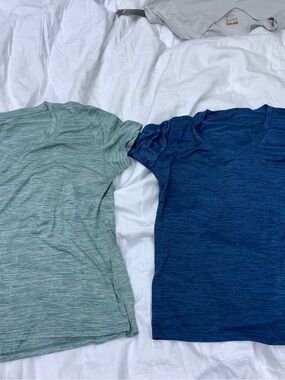 Heathered V-Neck Tee Duo in Seafoam and Navy